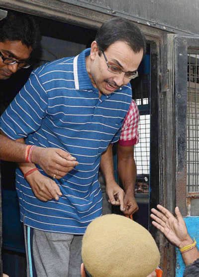 Saradha Scam Suspended Trinamool Mp Kunal Ghosh Attempts Suicide In Jail