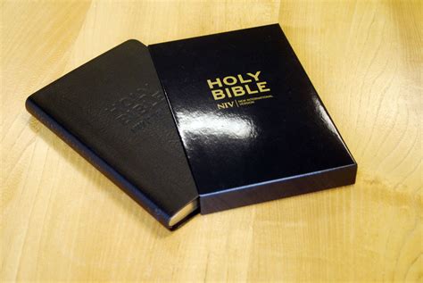 Niv Thinline Black Leather Bible 9781444786446 £21 99 Available