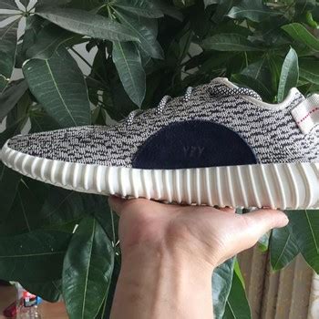 Primeras imágenes de las adidas Yeezy 350 Boost en detalle