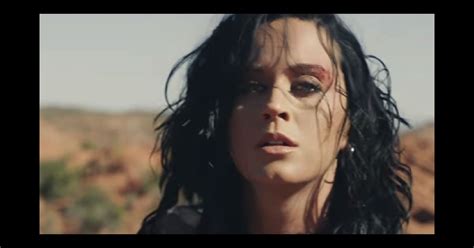 Katy Perry D Voile Le Clip De Rise Puremedias