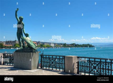 Statue of ganymede hi-res stock photography and images - Alamy