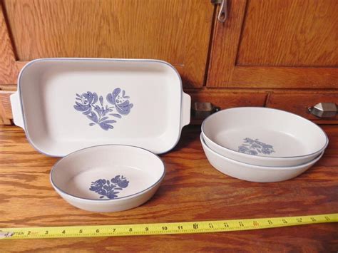 Lot Pfaltzgraff Dinnerware Serving Pieces Estatesales Org