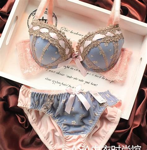 2016 Sexy Lingeriebra Brief Sets Three Row Lace Embroidery Underwear