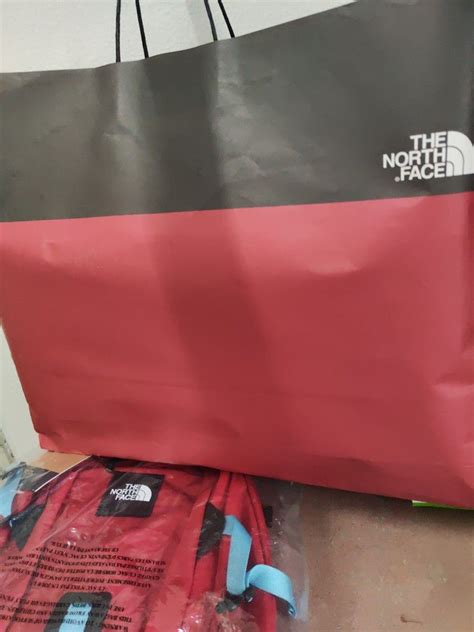 The North Face Hot Shot Se Men S Fashion Bags Backpacks On Carousell