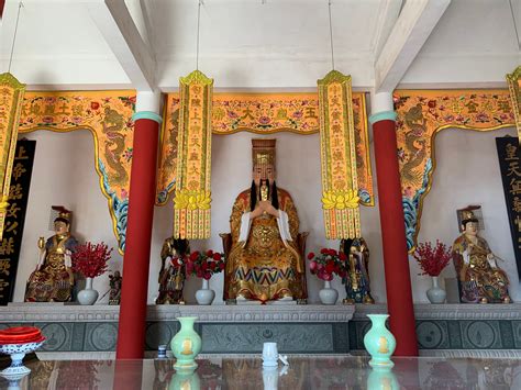 Ten thousand Buddhas Monastery, Hong Kong - My travel boots