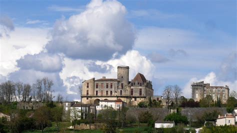 Le Château De Duras De La Forteresse Imprenable Au Château Dagrément