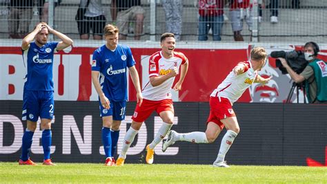 Zweite Liga Schalke Geht Unter Bremen Mit Remis