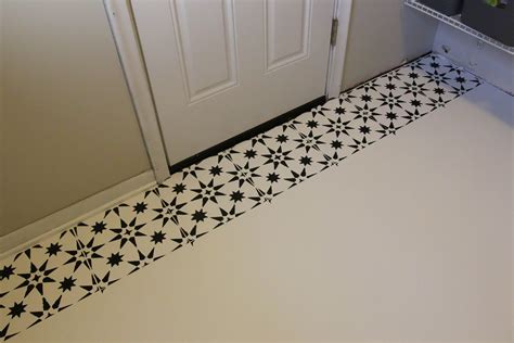 Diy Stenciled Floor Over Ugly Linoleum Artofit