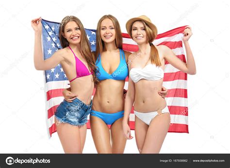 Hermosas Mujeres J Venes En Bikini Y Con Bandera Americana Sobre Fondo