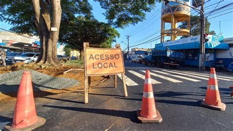 Prefeitura comunica interdição quase duas horas depois da via ser