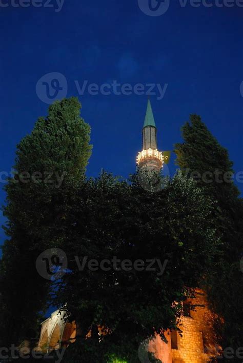 Mosque at night 11591588 Stock Photo at Vecteezy