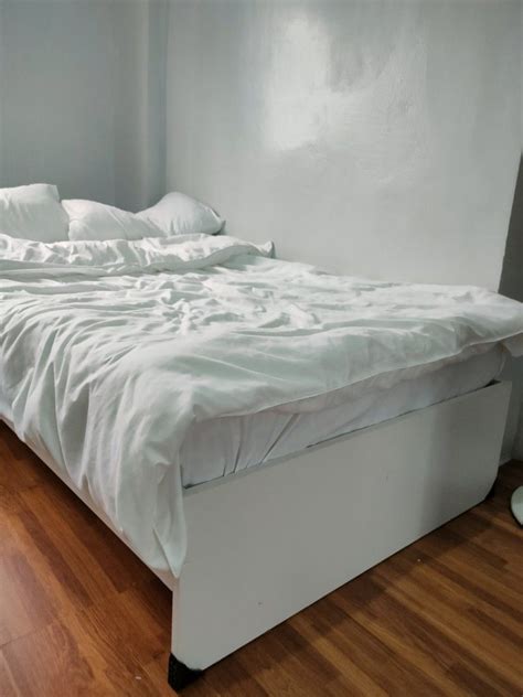 White Aesthetic Minimalist platform single bed frame ikea, Furniture ...