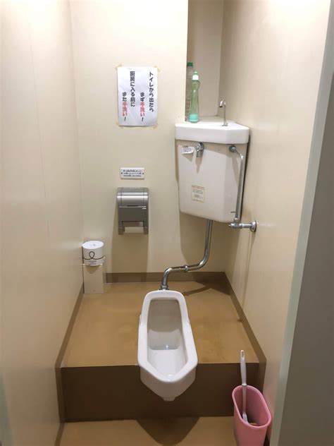 和式から洋式へのトイレリフォーム工事 施工事例 宮崎県の住まいの困った解決！ きゅうなん隊 株式会社九南