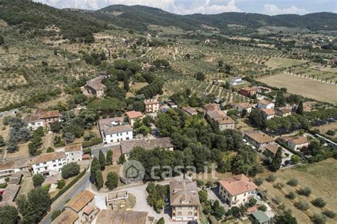 Ville Con Giardino Privato In Vendita A Cortona In Zona Camucia