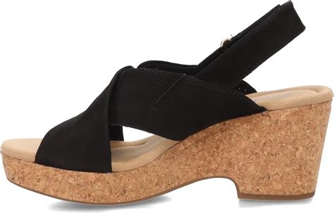 Clarks Womens Giselle Dove Wedge Sandal Amazon Ca Clothing Shoes