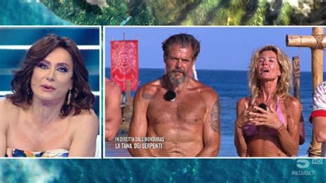 Nathaly Caldonazzo Tira In Ballo Gli Autori Dell Isola Mi Incalzano