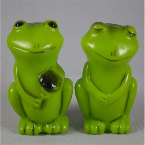 Vtg Hard Plastic Frogs Salt and Pepper Shaker Set Hong Kong Kitsch Novelty - Etsy