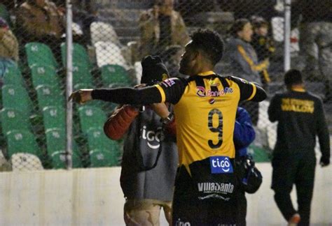 Toro Blackburn Llega A Los 8 Goles En Bolivia