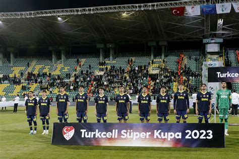 Novi skandal u Turskoj Fener na derbi poslao omladince igrači