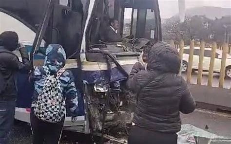 Choque Entre Dos Autobuses Deja Varios Lesionados En Los Reyes La Paz