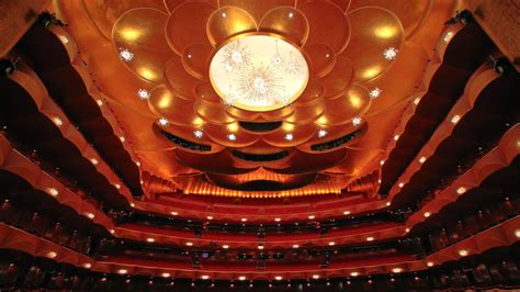 Met Opera stagehands to return to work after lockout | WFMT