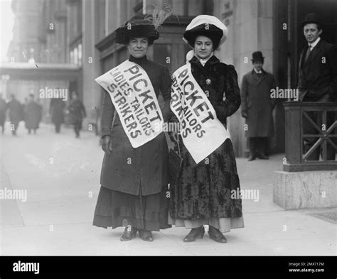 Striking Women Picket New York Shirtwaist Strike 1909 Stock Photo