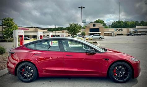 New Tesla Model 3 Performance pulls off 10.65-second 1/4-mile run