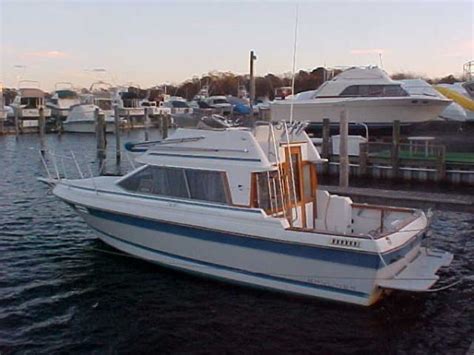 1988 Bayliner Trophy Flybridge Power Boat For Sale