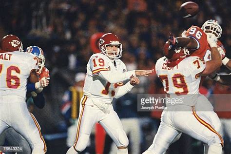 369 Joe Montana Chiefs Stock Photos, High-Res Pictures, and Images - Getty Images