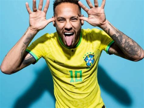 Neymar quebra o silêncio após festão mulheres parças e o próprio