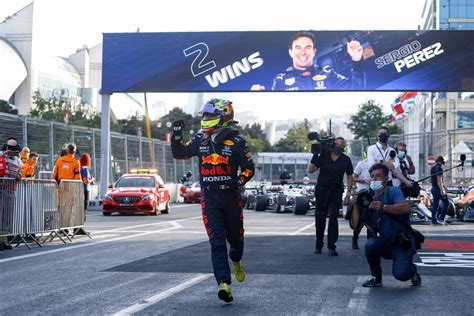 Checo P Rez Gan En Un Ins Lito Final En Baku Diario R O Negro