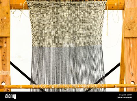Vintage Loom Vertical Hi Res Stock Photography And Images Alamy