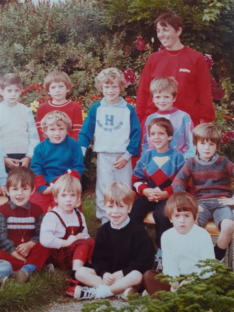 Photo De Classe Petits Moyens Grands De Ecole Des Fleurs