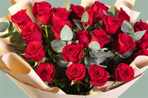 Buy Bouquet Of 25 Red Roses For Aed 375 Floberry Flower Delivery Dubai