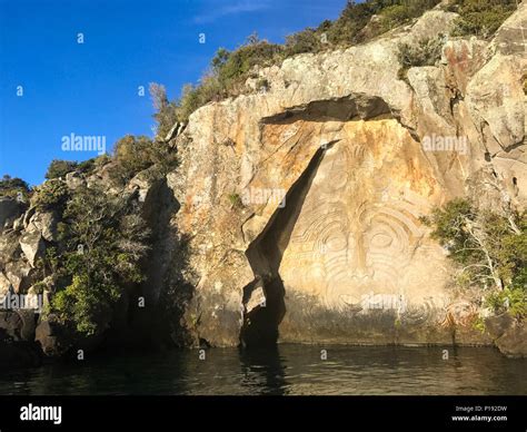 Las Pinturas Rupestres De Los Maor Es En El Lago Taupo Nueva Zelanda