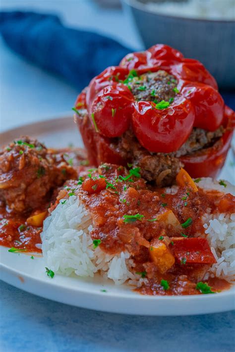 Gef Llte Paprika Mit Hackfleisch Und Tomatenso E Aus Dem Backofen