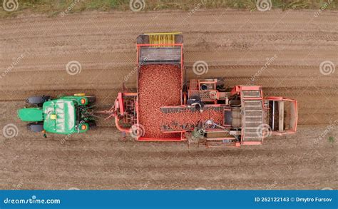 Macchine Agricole Per La Raccolta Delle Patate Campo Agricolo Con