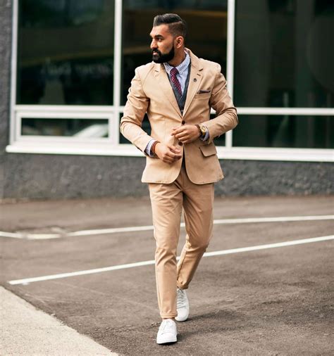 Lsa Dressiquette Crash Course On How To Wear A Suit With Sneakers