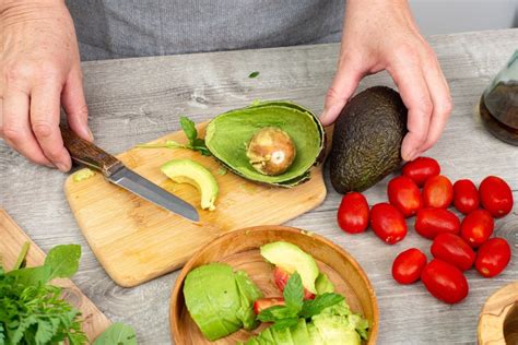 Easy Hack for Removing Avocado Pits Is Such a No-Brainer - Delishably News