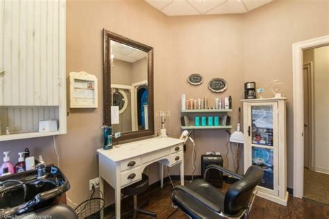 Gallery Phenix Salon Suites