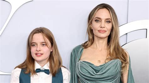 Angelina Jolie Et Sa Fille Vivienne Accordent Leurs Looks Sur Le Tapis