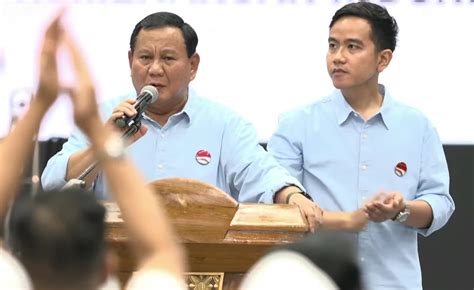 Puji Kemeja Biru Prabowo Gibran Kawan Gibran Anak Muda Ingin Pemilu