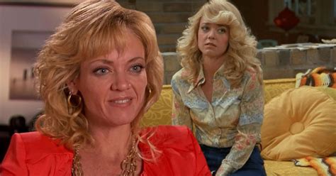 The Sad Reason Lisa Robin Kellys That 70s Show Scenes From Season 6