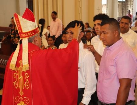 Panamá Basílica Don Bosco celebra el sacramento de la Confirmación