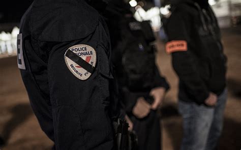 Ivre Le Juge Insulte Des Policiers