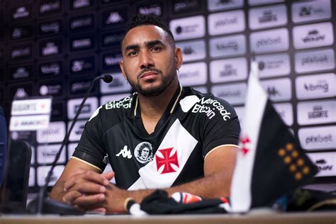 Payet Treina Em Dia De Folga Do Elenco Do Vasco Gazeta Esportiva