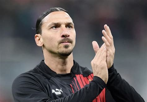 Ibrahimovic Anuncia Emocionado O Final Da Carreira Aos Anos Rna