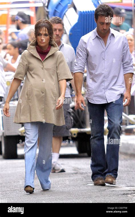 Jennifer Lopez Y Alex Oloughlin En El Set De Su Nueva Película Back