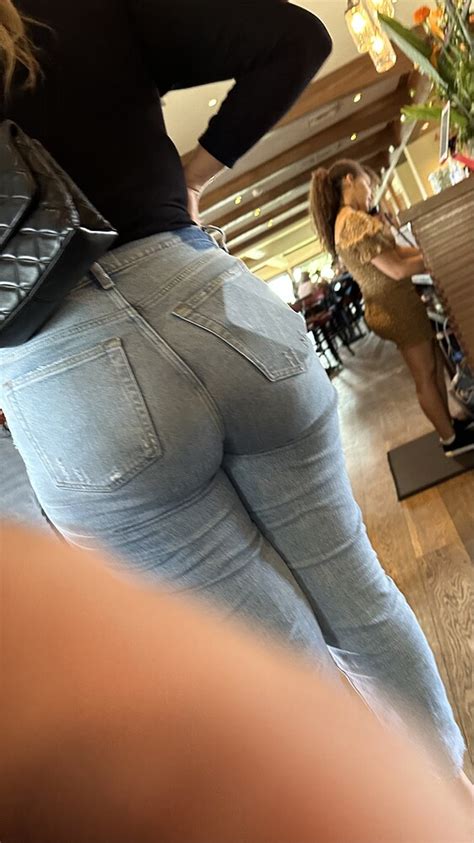 Massive Ass On This Blonde Pawg In Tight Jeans Tight Jeans Forum
