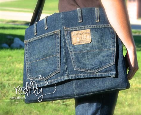 17 Upcycled Denim Jeans Bag And Purses DIYS